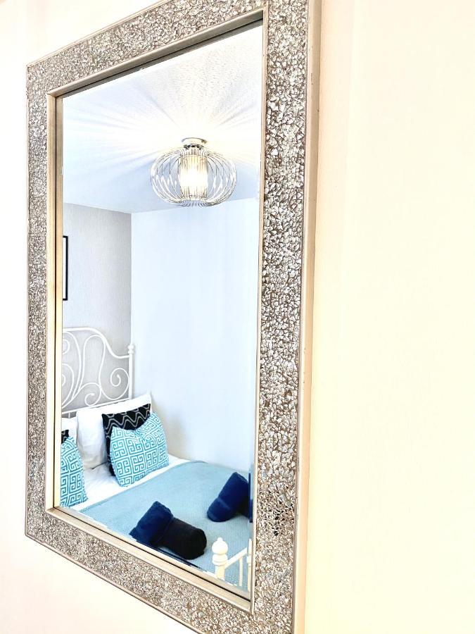 Stylish Central 2 Bedroom Apartment - Free Parking, Free Wifi Orkney Eksteriør bilde