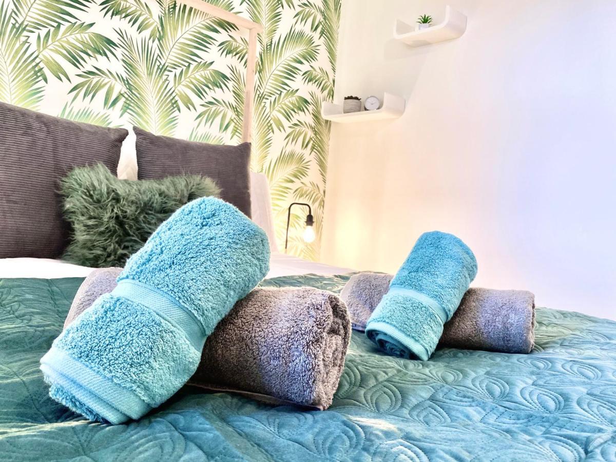 Stylish Central 2 Bedroom Apartment - Free Parking, Free Wifi Orkney Eksteriør bilde
